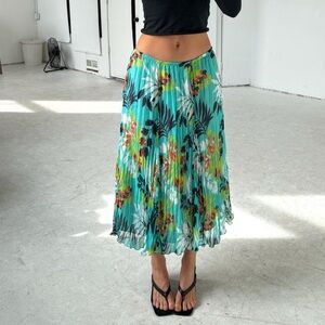 Vintage flowy floral crinkle midi skirt